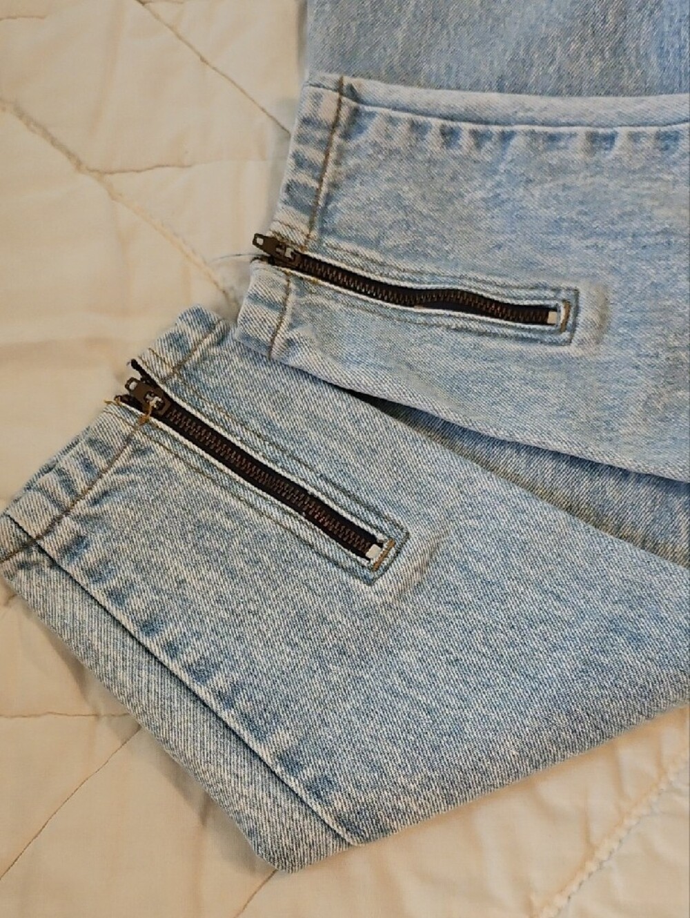 Dakota Blue Stonewashed Skinny Ankle Rhinestone Accented Jeans- Size 9 - Picture 10 of 13